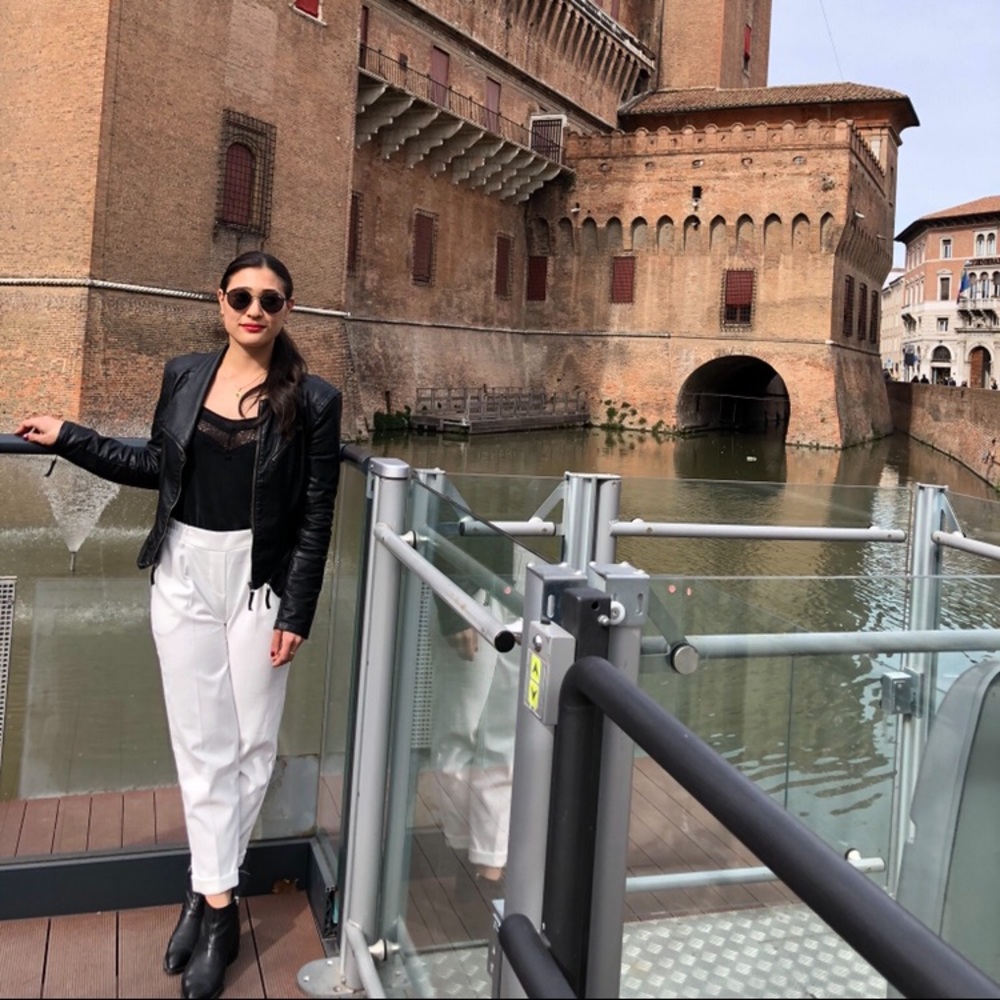 Meet your Posher, Danielle